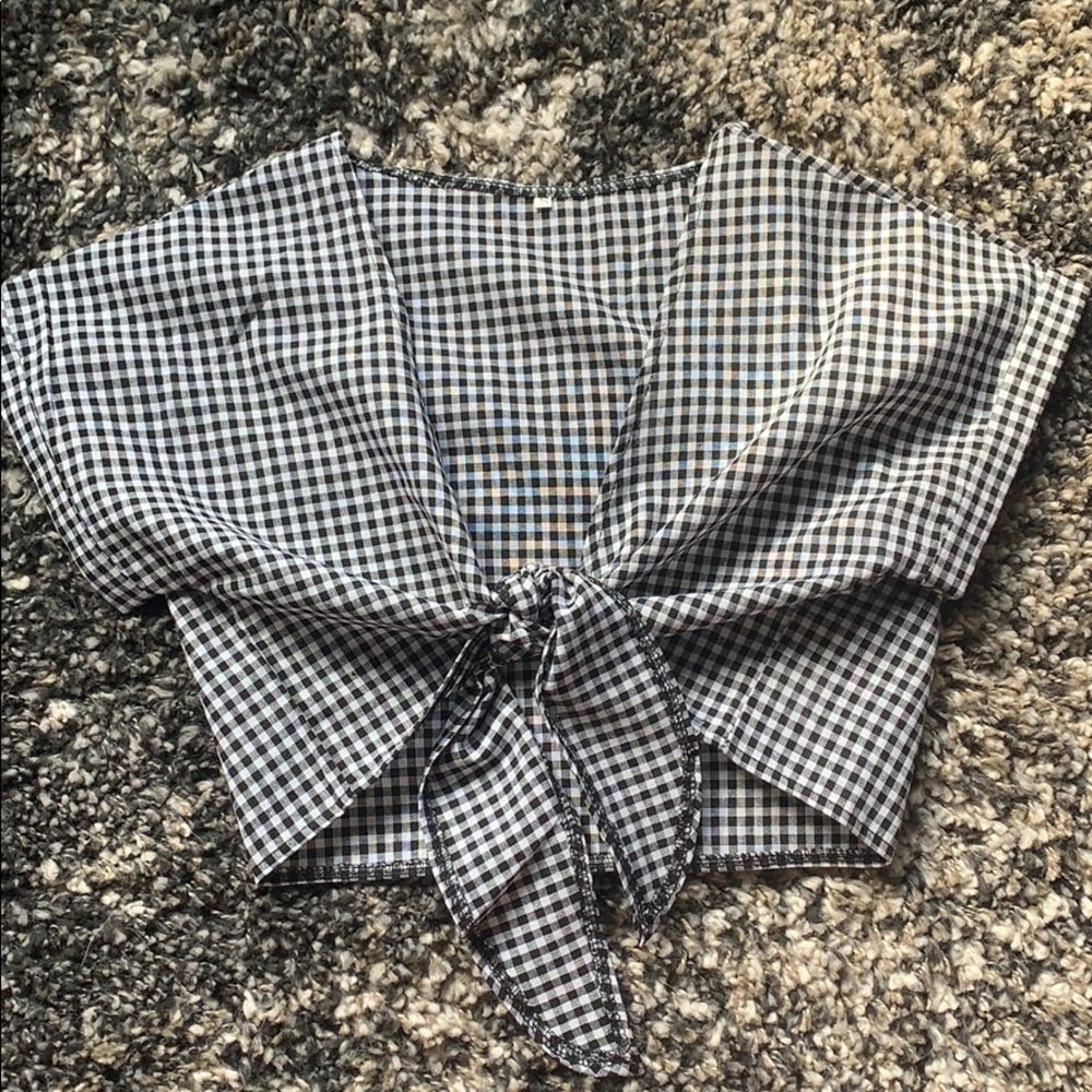 Cropped front tie top